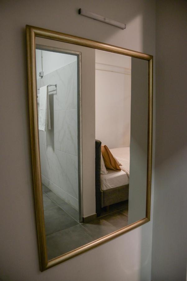 Virginia's Boutique Rooms Athènes Extérieur photo